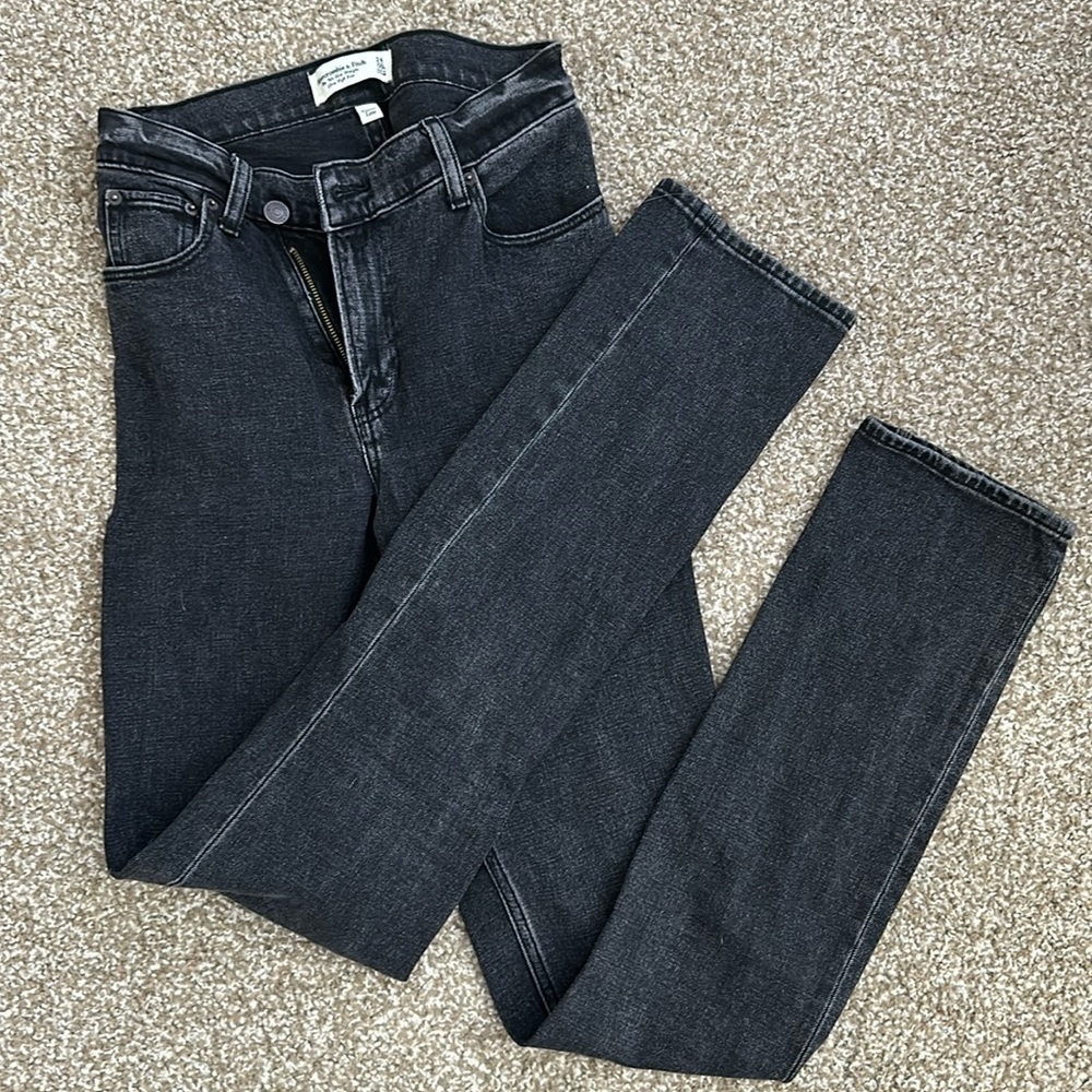 NEW ABERCROMBIE SLIM STRAIGHT CURVE LOVE JEANS